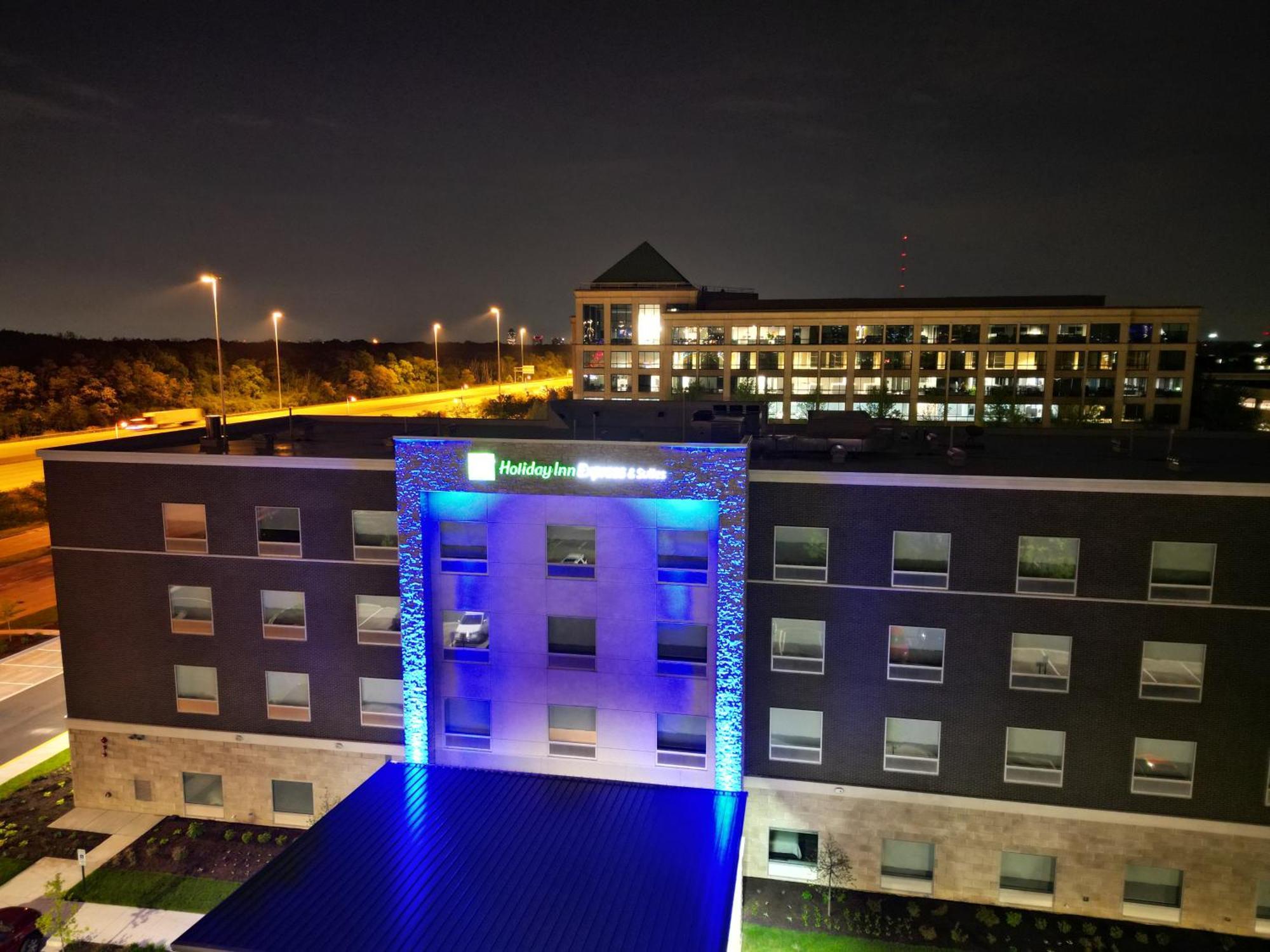 Holiday Inn Express & Suites Chicago Schaumburg By Ihg Buitenkant foto