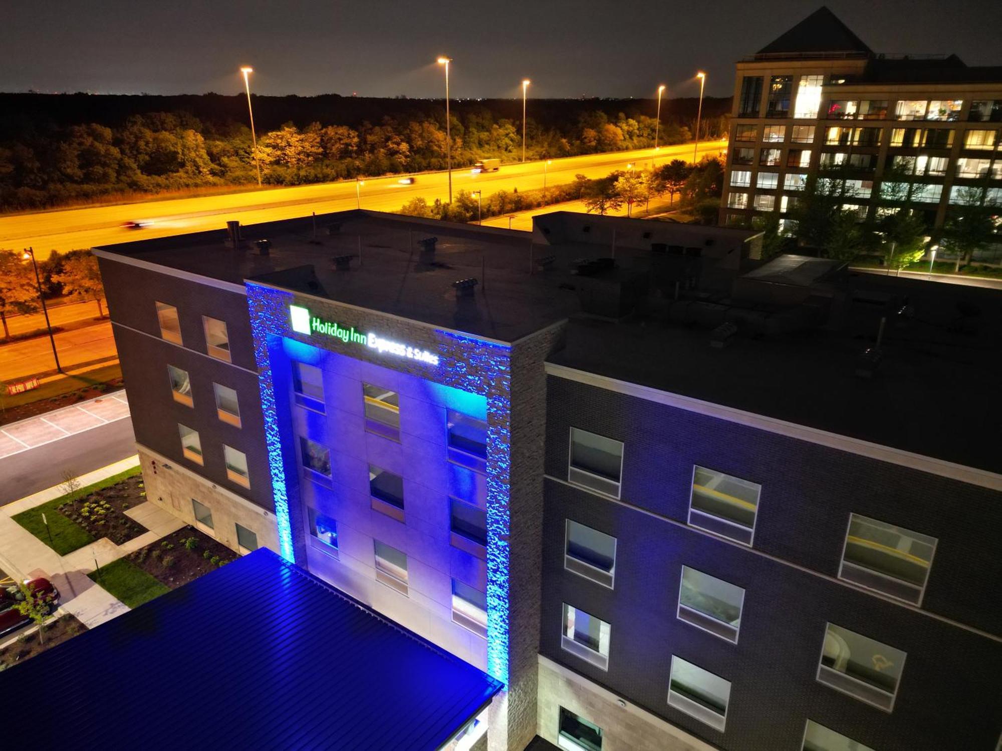 Holiday Inn Express & Suites Chicago Schaumburg By Ihg Buitenkant foto