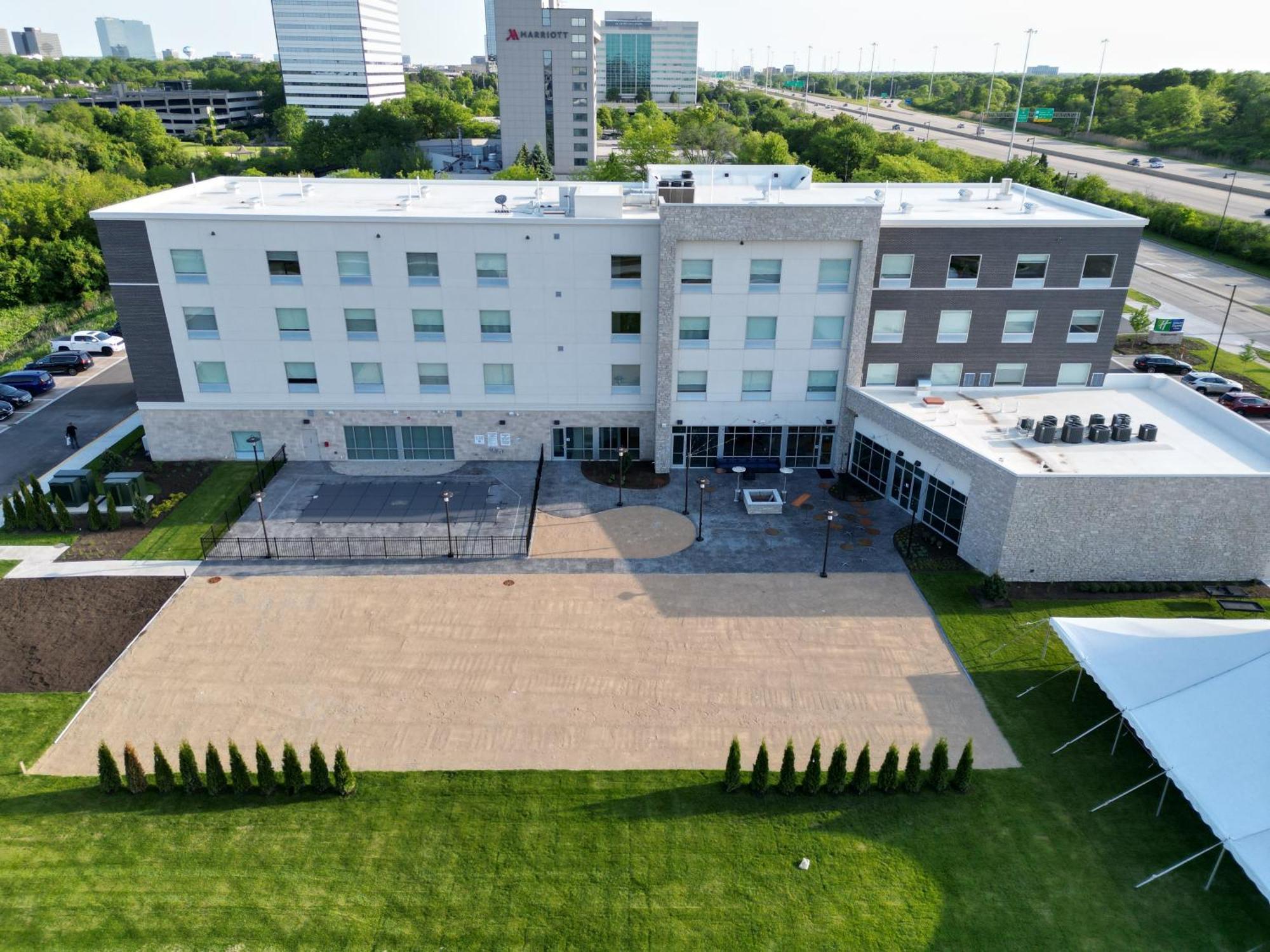Holiday Inn Express & Suites Chicago Schaumburg By Ihg Buitenkant foto