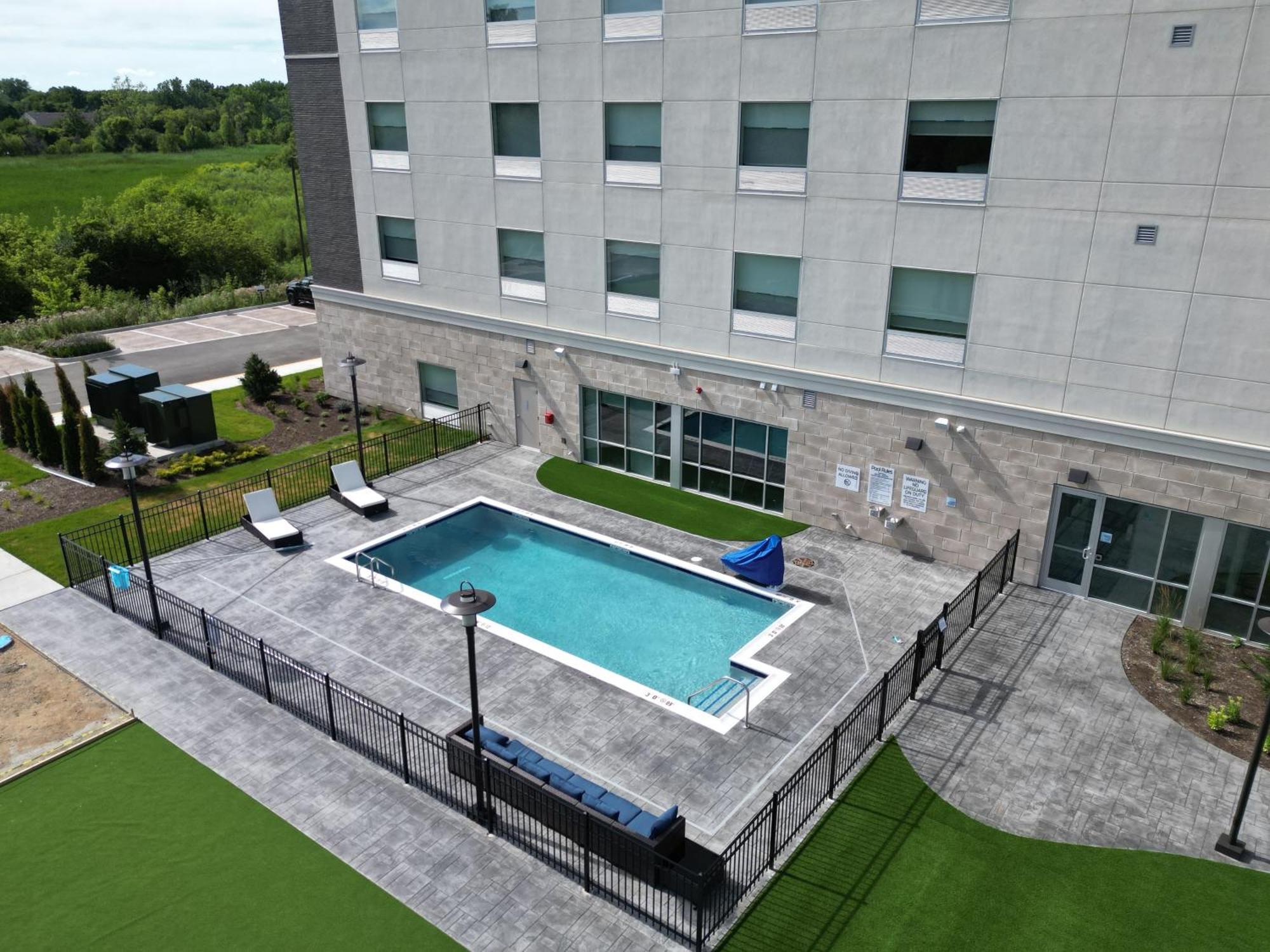 Holiday Inn Express & Suites Chicago Schaumburg By Ihg Buitenkant foto
