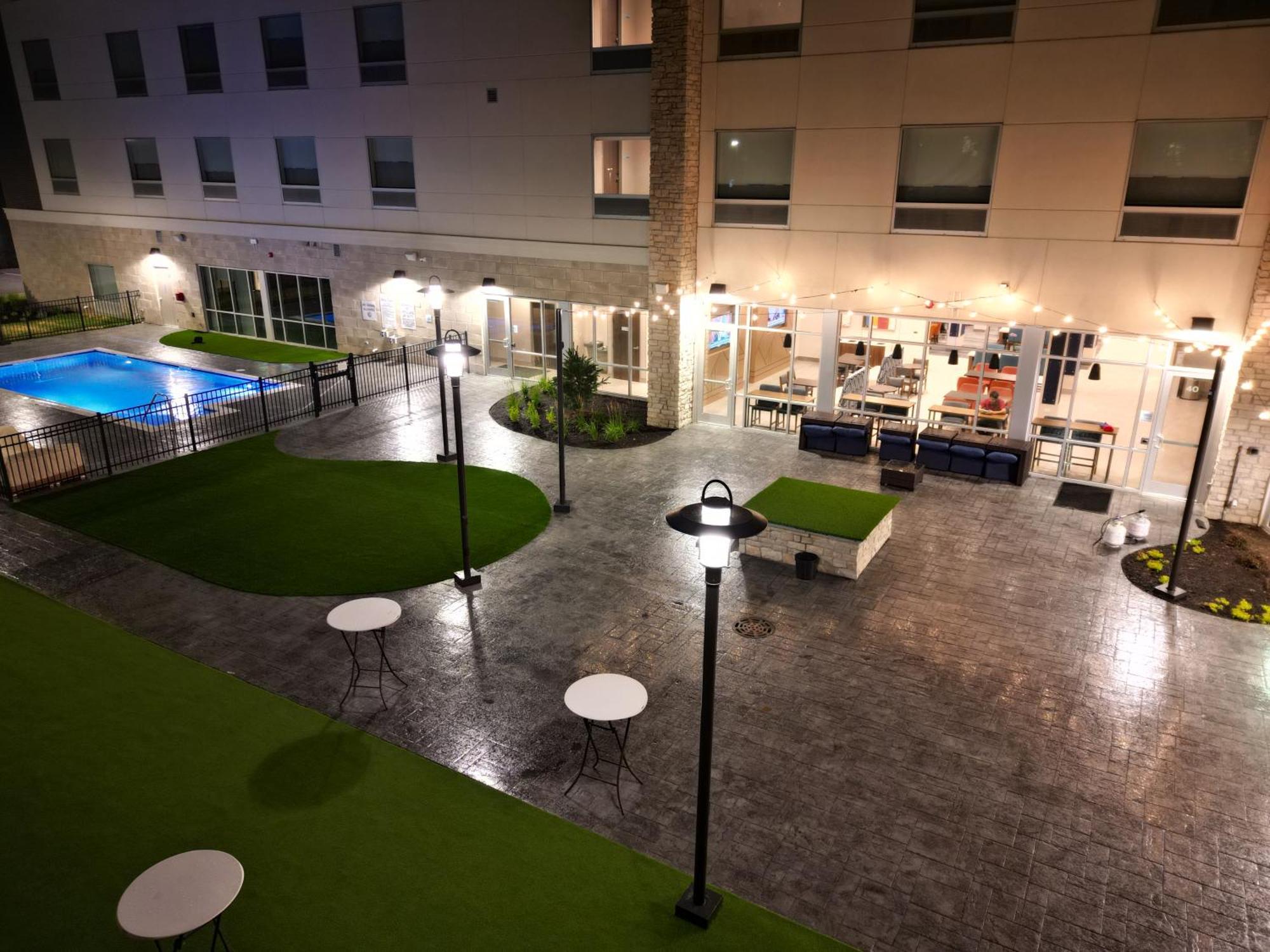 Holiday Inn Express & Suites Chicago Schaumburg By Ihg Buitenkant foto