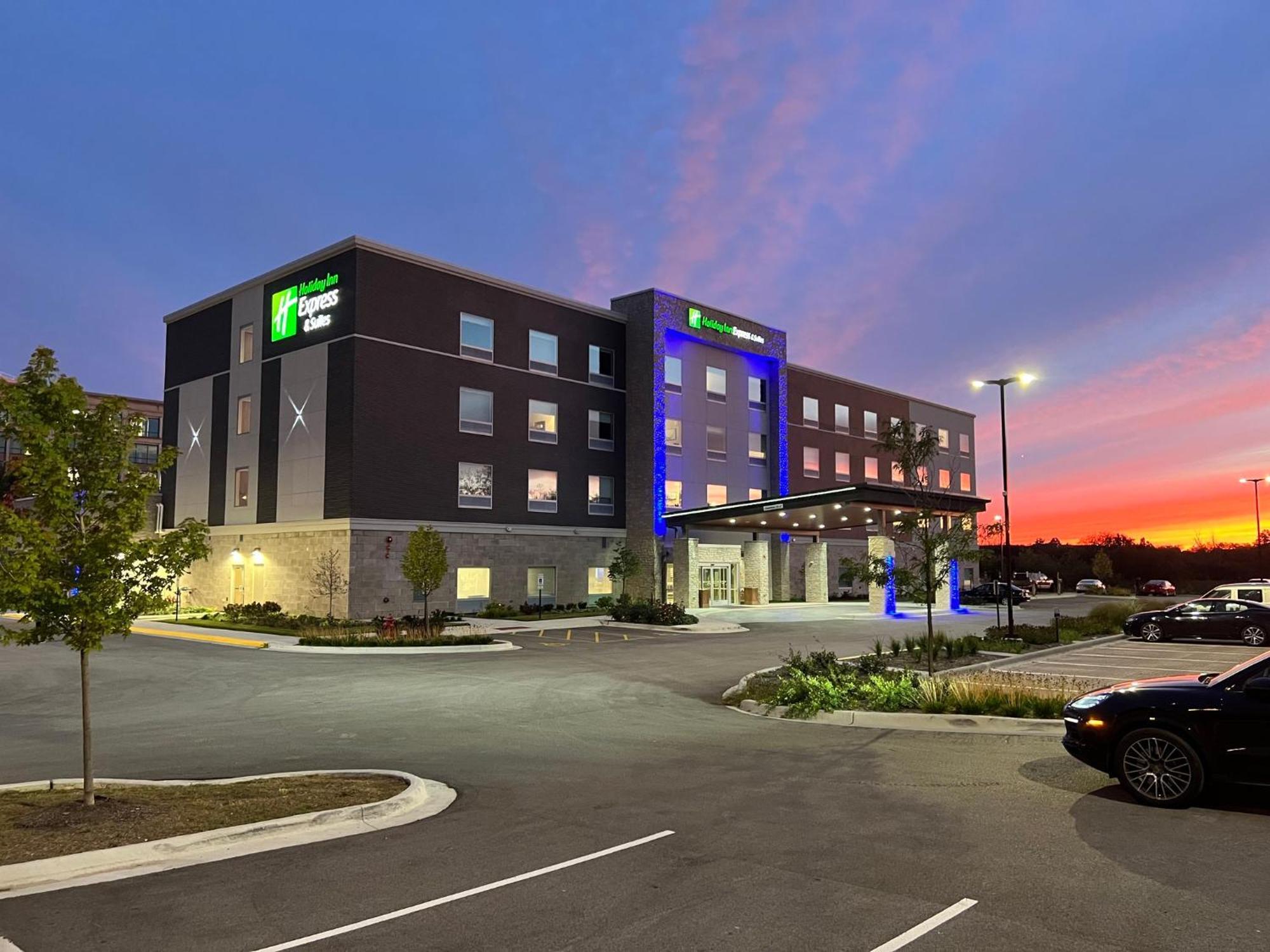 Holiday Inn Express & Suites Chicago Schaumburg By Ihg Buitenkant foto